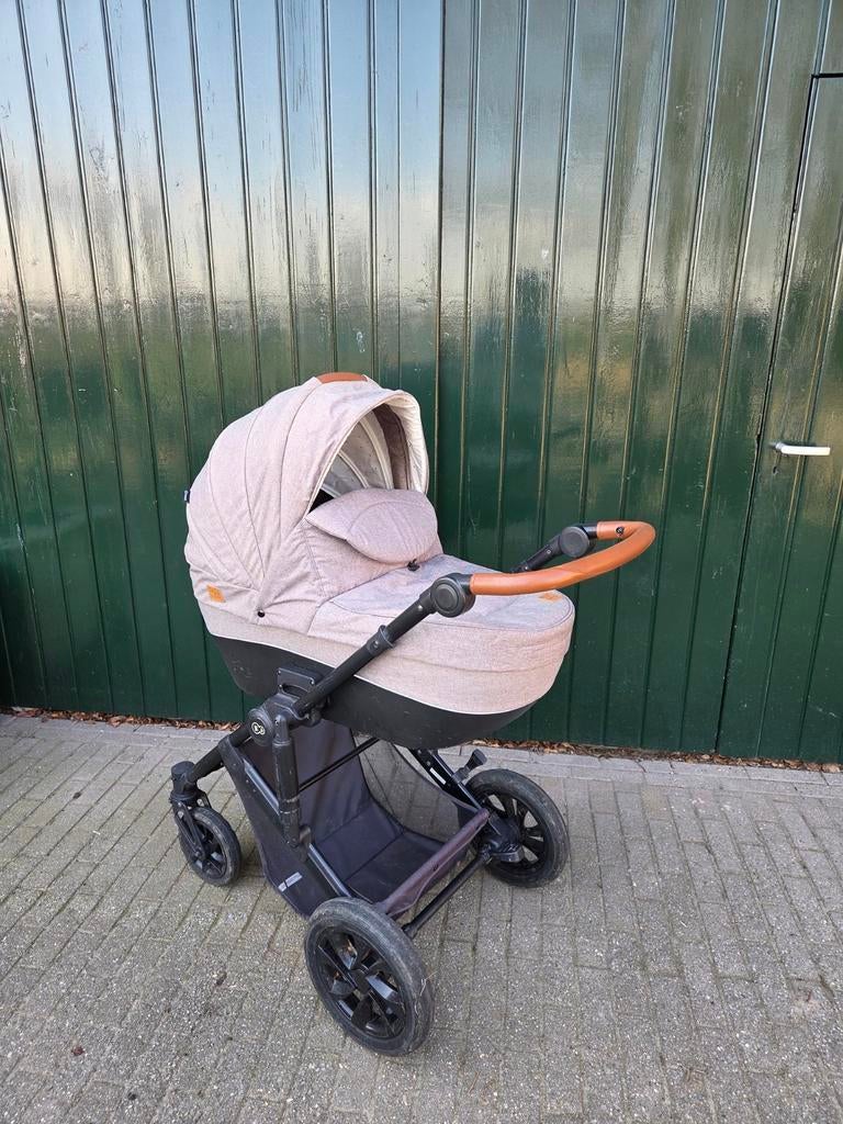 Kinderwagen met luchtbanden van Kinderkraft, Ophalen, Gebruikt, Overige merken, Met reiswieg