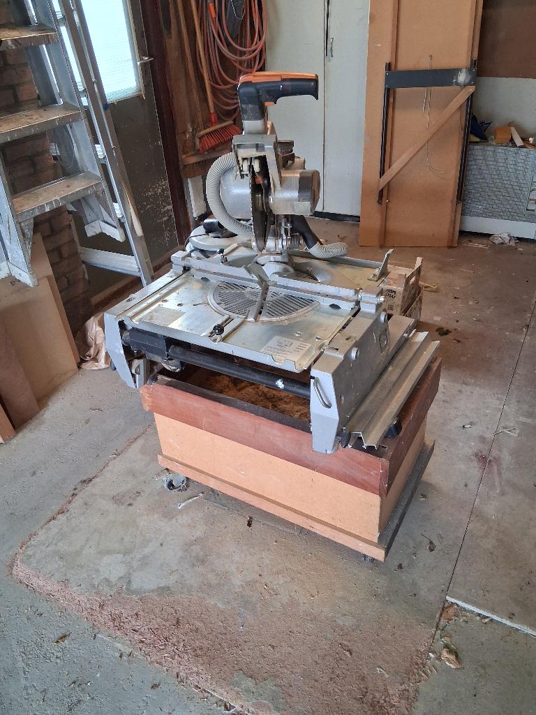 Elu verstek/langs/afkort zaagmachine, incl. stofzuiger, Ophalen, Gebruikt