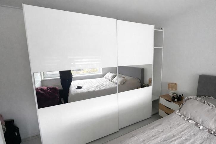 Grote kledingkast 238215 cm wit, Huis en Inrichting, Kasten | Kledingkasten, Zo goed als nieuw, 200 cm of meer, 50 tot 75 cm, Ophalen