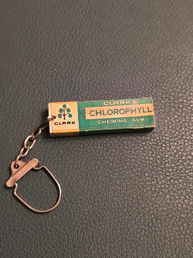 Vintage sleutelhanger Clark's Chlorophyll Chewing Gum, Ophalen of Verzenden, Gebruikt, Gebruiksvoorwerp