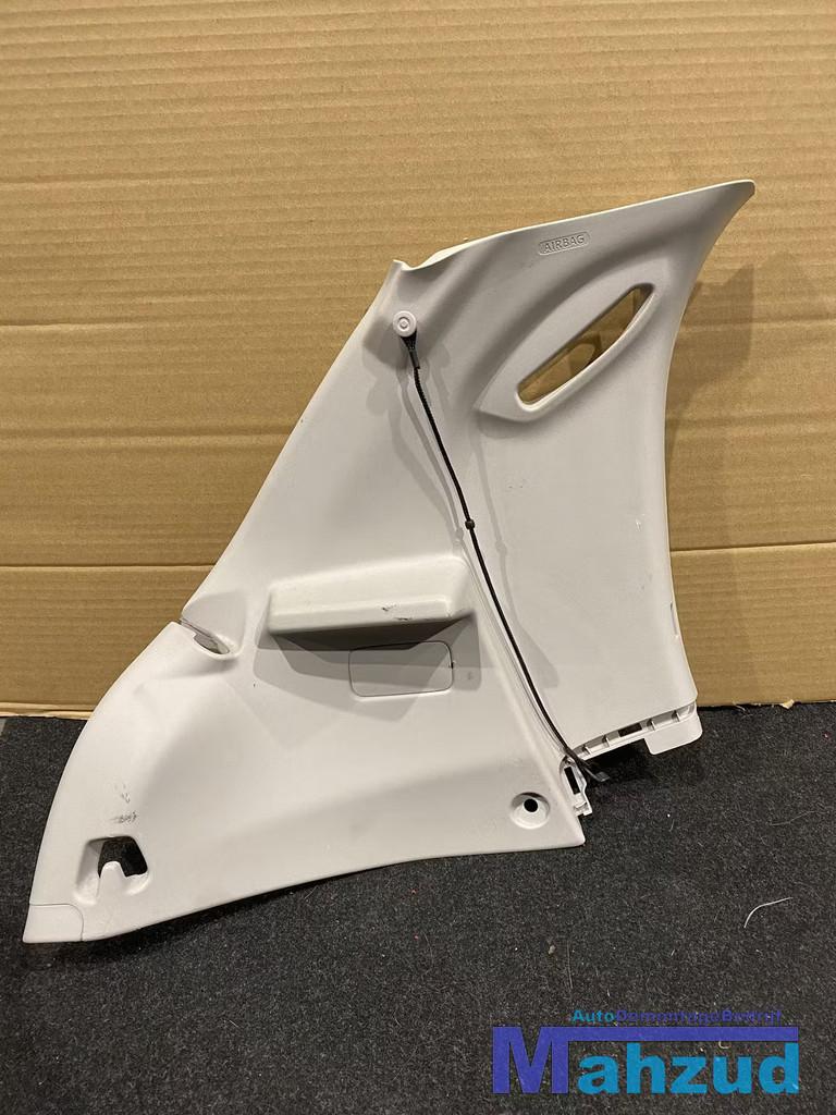 PEUGEOT 108 Hoedenplank houder links kofferbak afdekkap, Taurusavenue 1
2132 LS  Hoofddorp, NL, Gebruikt, Contact.group@renault.com