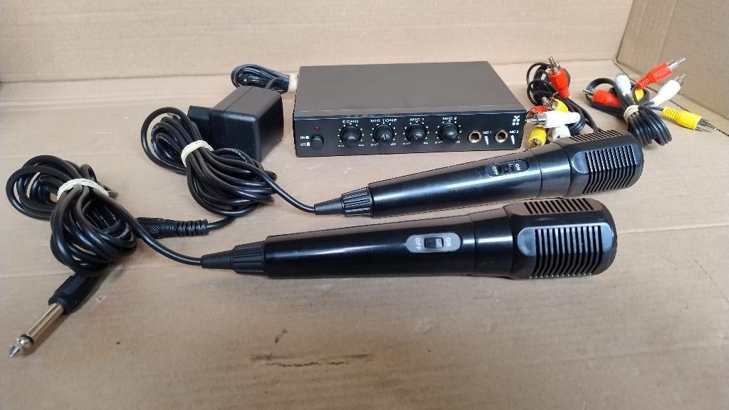 karaoke Studio Pro set met twee microfoons, Ophalen of Verzenden, Zo goed als nieuw, Complete set