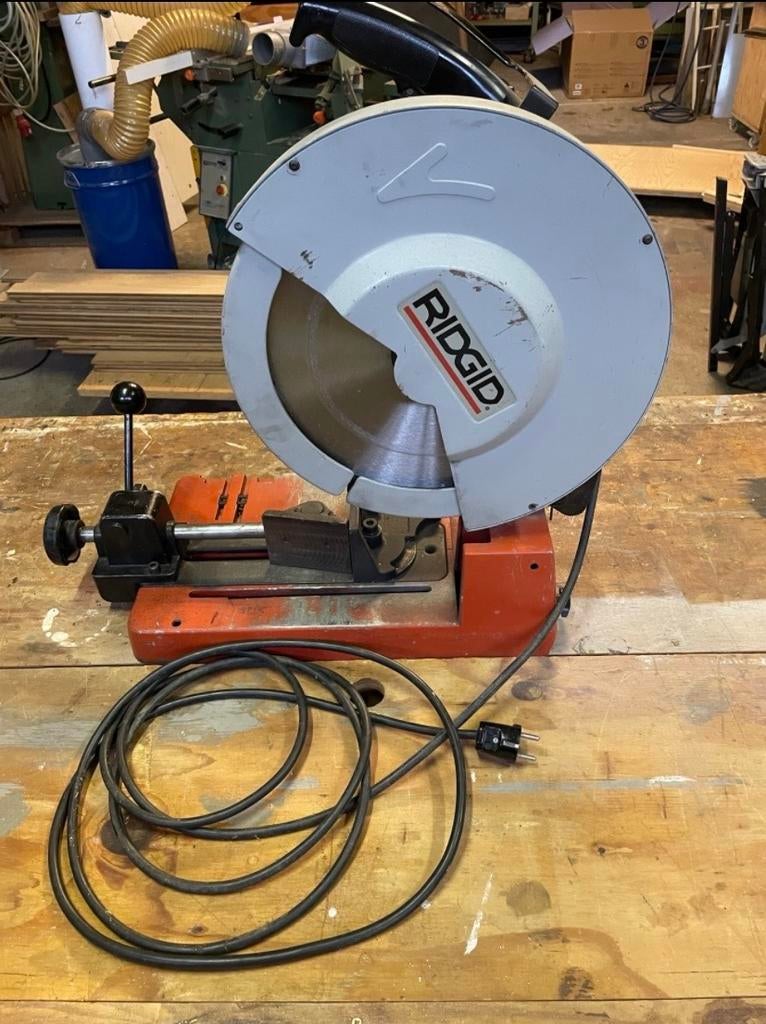 RIDGID Metaal Afkortzaag 590L Dry cutter, Doe-het-zelf en Verbouw, Gereedschap | Zaagmachines, Gebruikt, Afkortzaag, 1200 watt of meer