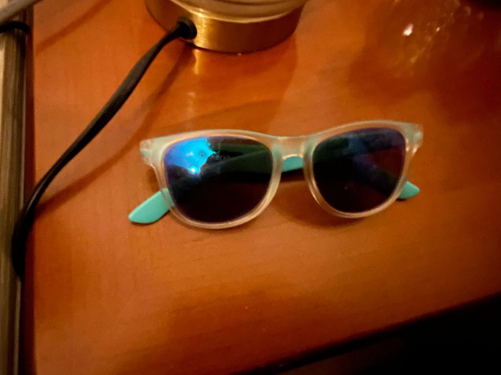 Kinderzonnebril turqoise H&M, Kinderen en Baby's, Kindermode-accessoires, Ophalen of Verzenden, Zo goed als nieuw, H&M