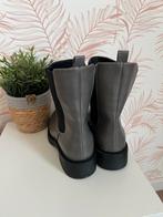 Grijze enkellaarsjes, Lage of Enkellaarzen, Ophalen of Verzenden, Zo goed als nieuw, Grijs