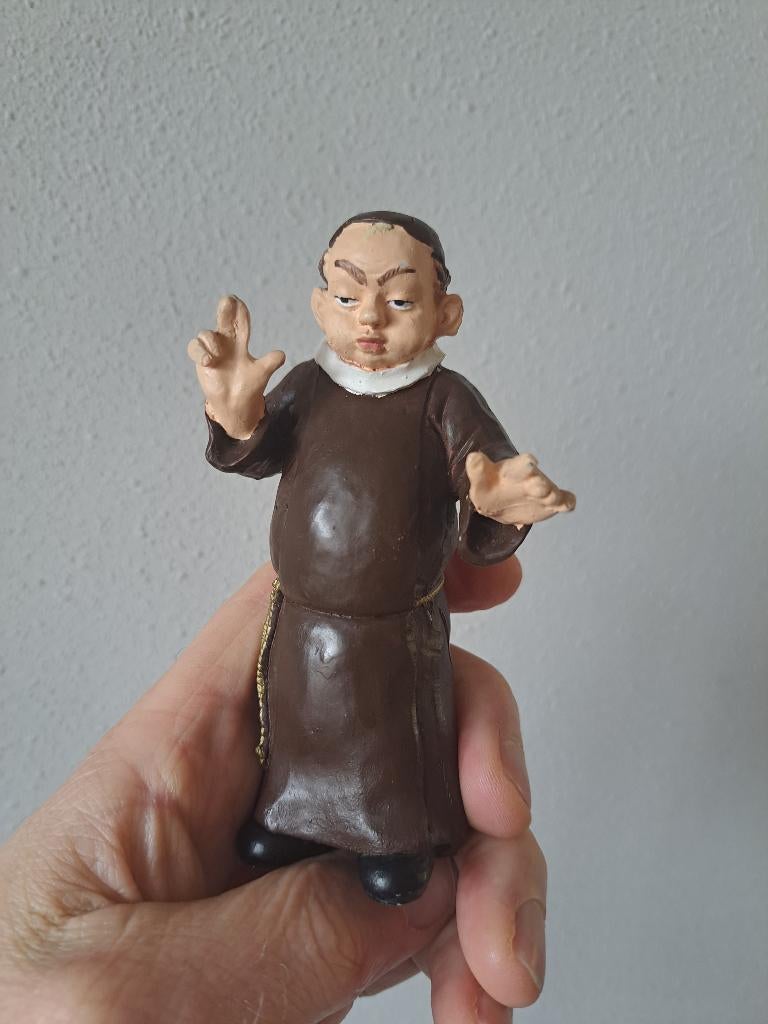 Pater, Religieus beeldje, kunsthars 7x5.5x12.5cm, Verzamelen, Beelden en Beeldjes, Ophalen of Verzenden, Zo goed als nieuw, Mens