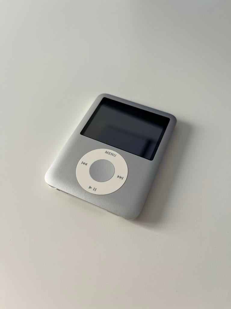 iPod nano 3 met doos en hoesje, Ophalen of Verzenden, Zo goed als nieuw, Nano, Zilver