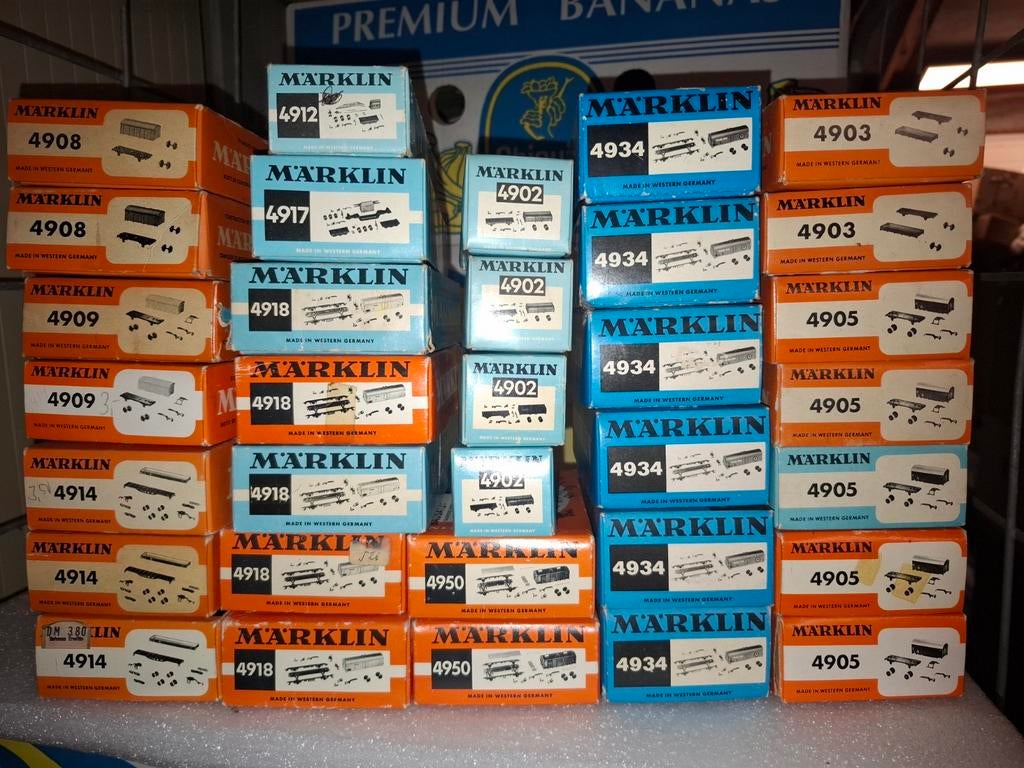 Marklin lege wagon doosjes 34 stuks, Wisselstroom, Gebruikt, Wagon, Ophalen of Verzenden