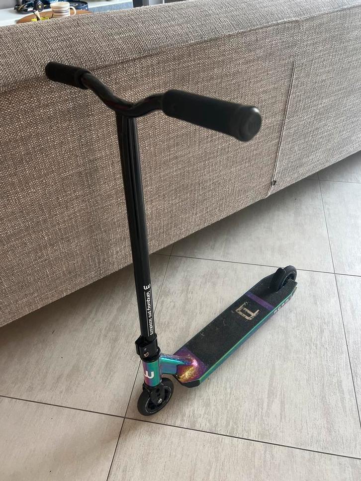 Stuntstep met olie-slick afwerking van Longway, Fietsen en Brommers, Steps, Gebruikt, Gewone step, Ophalen