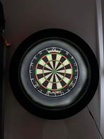 Dartbord winmau blade 6 + surround en verlichting, Ophalen of Verzenden, Zo goed als nieuw, Dartbord