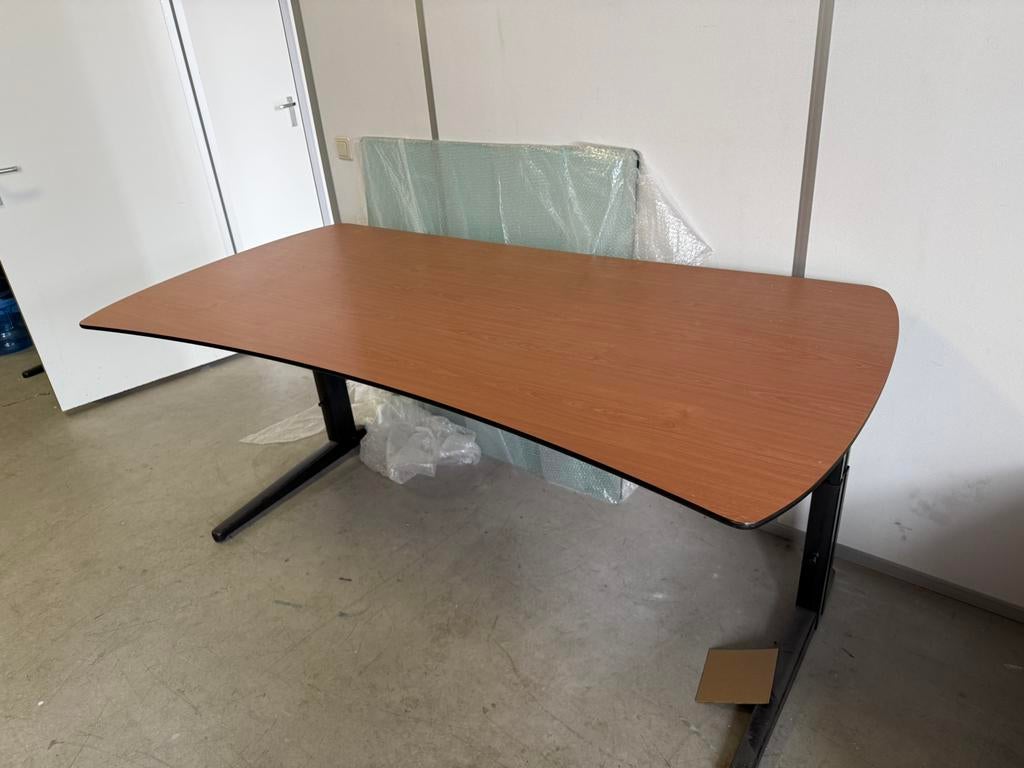 Bureau merk Ahrend, Ophalen, Zo goed als nieuw