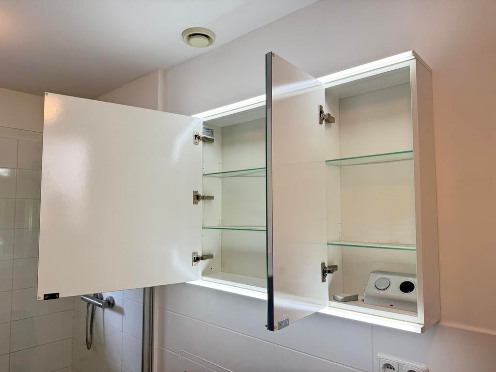 Badkamer spiegelkast met verlichting, Huis en Inrichting, Badkamer | Badkamermeubels, Ophalen, 100 tot 150 cm, Minder dan 25 cm