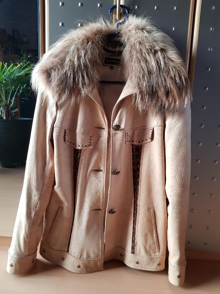 Korte leren dames jas met afnemende kraag., Ophalen of Verzenden, Zo goed als nieuw, Maat 38/40 (M), Overige kleuren