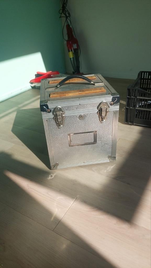 Stevige aluminium koffer, Gebruikt, Minder dan 50 cm, Ophalen of Verzenden, Minder dan 35 cm