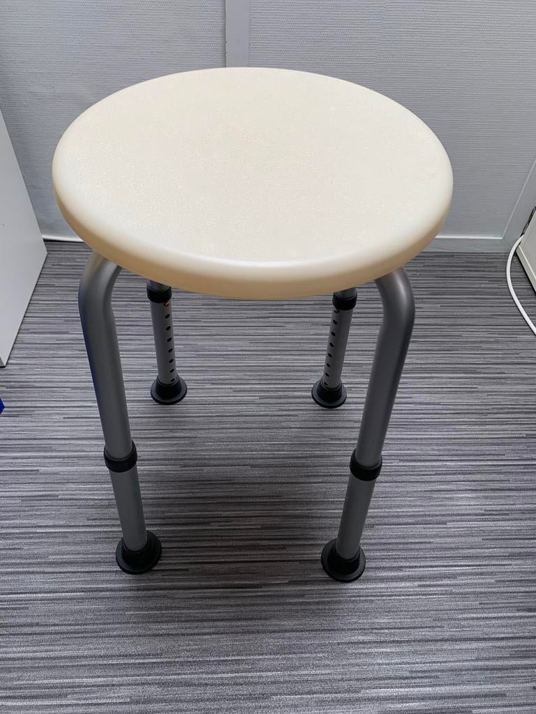 Been gebroken? Douchekruk, douchemat en doeshoes voor been, Ophalen