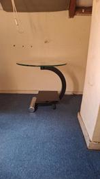 Moderne salontafel met glazen blad en metalen onderstel, Ophalen, Gebruikt, Rond, 50 tot 100 cm