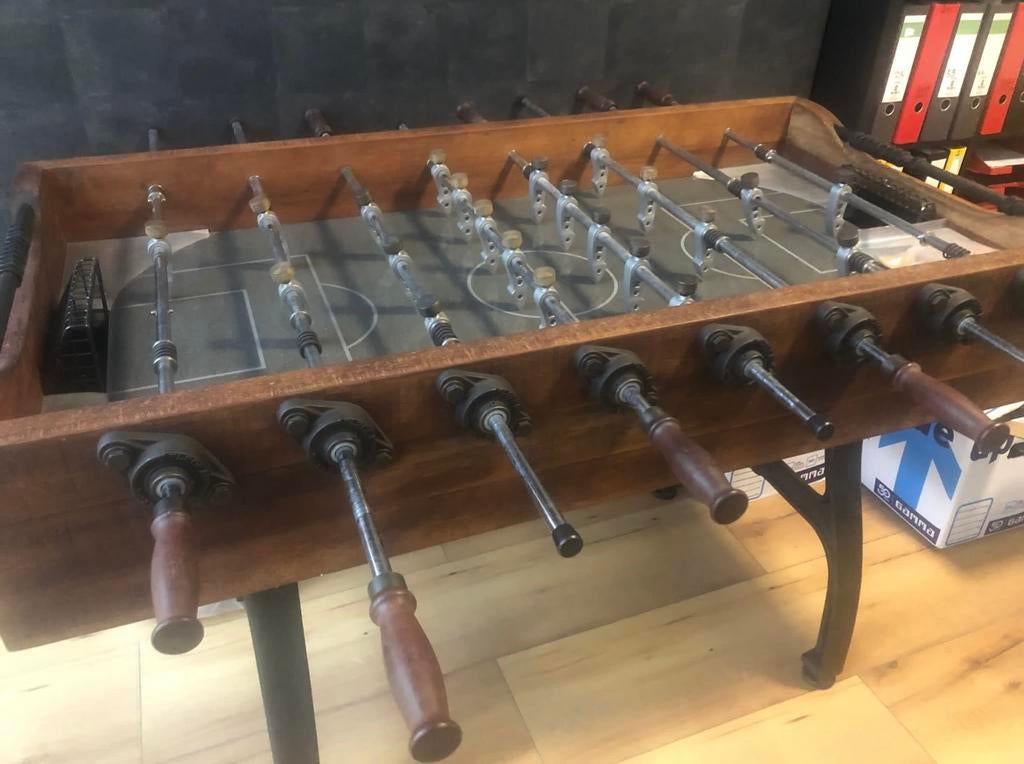 Unieke handgemaakt tafelvoetbal, Ophalen, Zo goed als nieuw