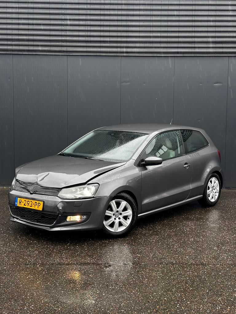 Volkswagen Polo 1.2 TSI 77KW / Met lichte schade!!!…, Auto's, Voorwielaandrijving, Euro 5, 40 €/maand, Beige