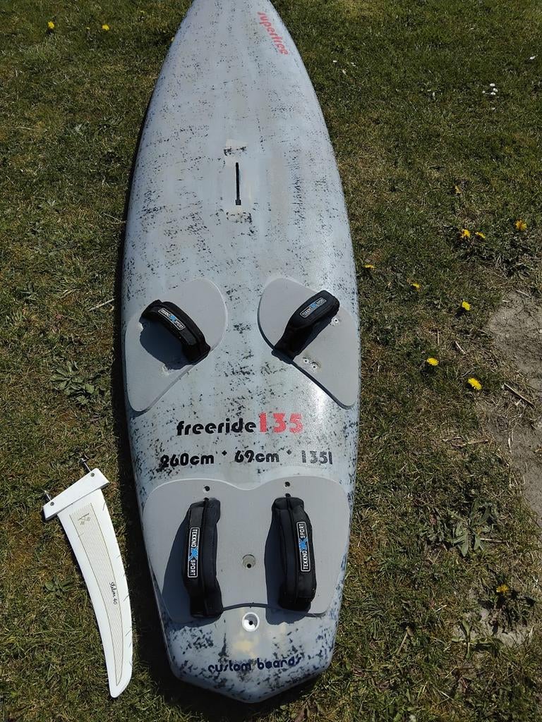 Windsurfset met board,  2x zeil, mast en giek, Watersport en Boten, 250 tot 300 cm, Ophalen of Verzenden, Complete set, 5 tot 7 m²