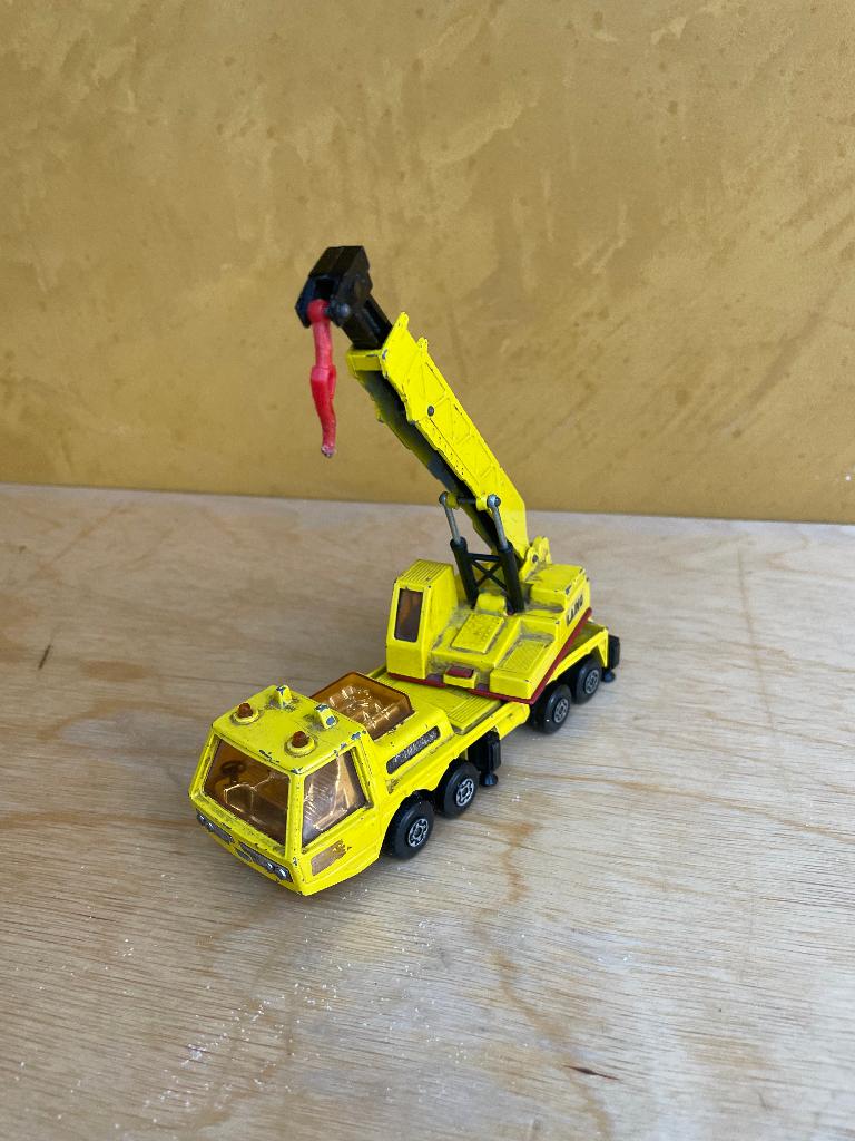 matchbox super kings crane, Hobby en Vrije tijd, Modelauto's | 1:50, Ophalen of Verzenden, Gebruikt, Hijskraan, Tractor of Landbouw