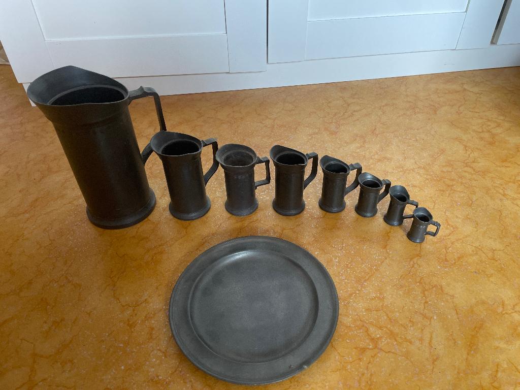 8 Delige Set tinnenkannetjes inclusief tinnen schaal, Ophalen