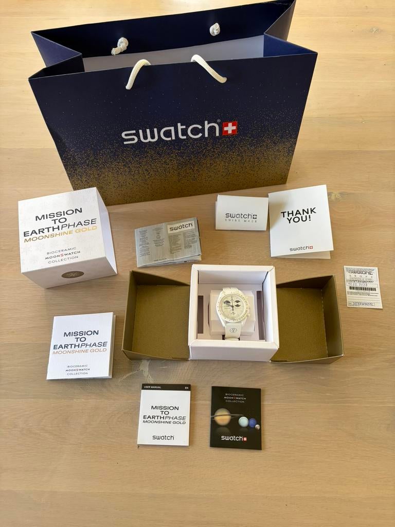 Omega x Swatch Moonwatch Mission to Earthphase Cold Moon, Sieraden, Tassen en Uiterlijk, Horloges | Antiek, Overige materialen