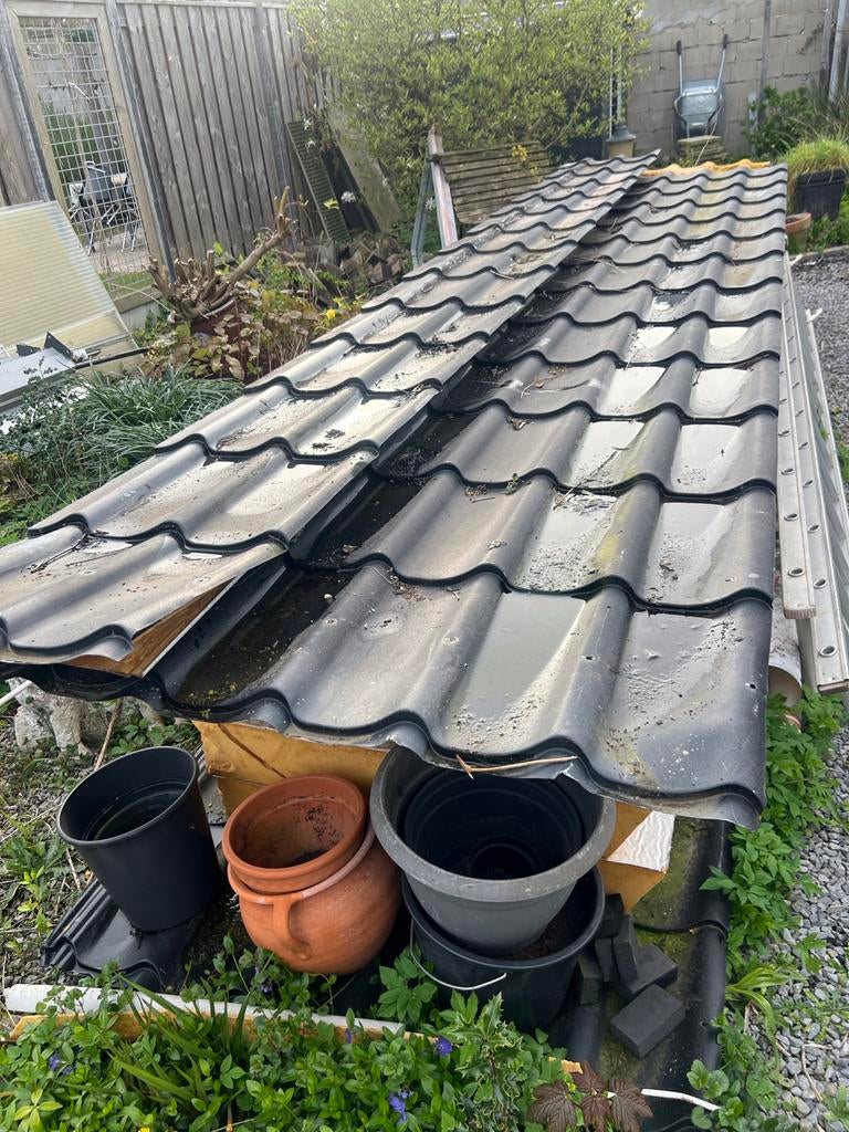 Geïsoleerde dakpanplaten 430 x 110 en 430 x 48, Doe-het-zelf en Verbouw, Gebruikt, Zwart, Minder dan 5 m², Metaal