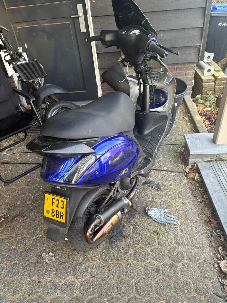 Zip 70 cc met wok stage 6, Fietsen en Brommers, Scooters | Piaggio, Ophalen, Zo goed als nieuw, Tweetakt, Zip