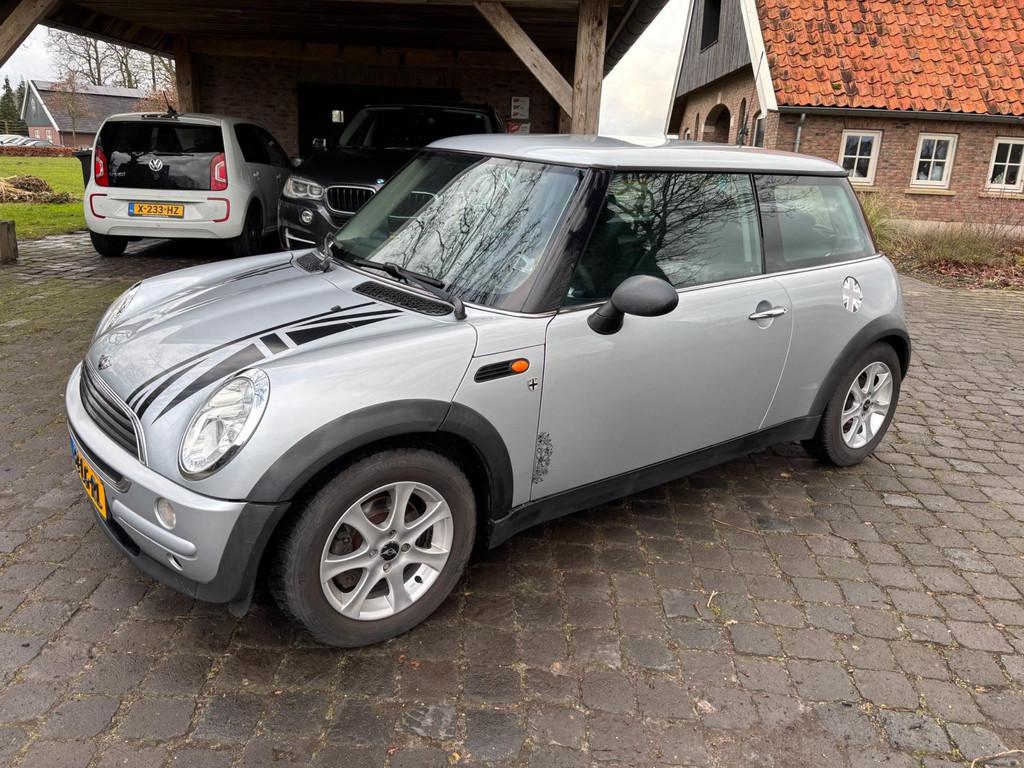 Mini Mini 1.6 One Salt, Auto's, Mini, Voorwielaandrijving, Gebruikt, Zwart, 4 cilinders