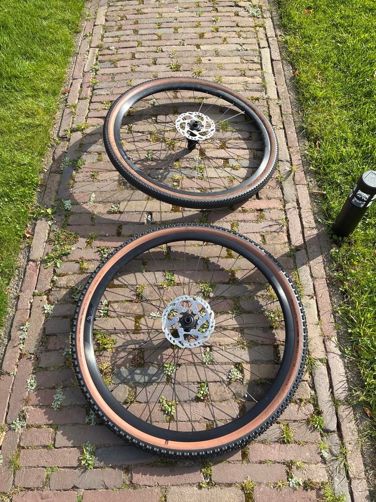 Wielset met Schwalbe Ultrabite en G-One R banden, Gebruikt, Gravelbike, Aluminium, Ophalen