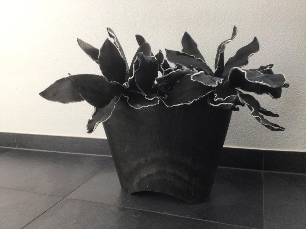 Antraciete / grijze grote ( ovale ) bloempot, Tuin en Terras, Bloempotten, Ophalen, Binnen, Zo goed als nieuw, Overige vormen