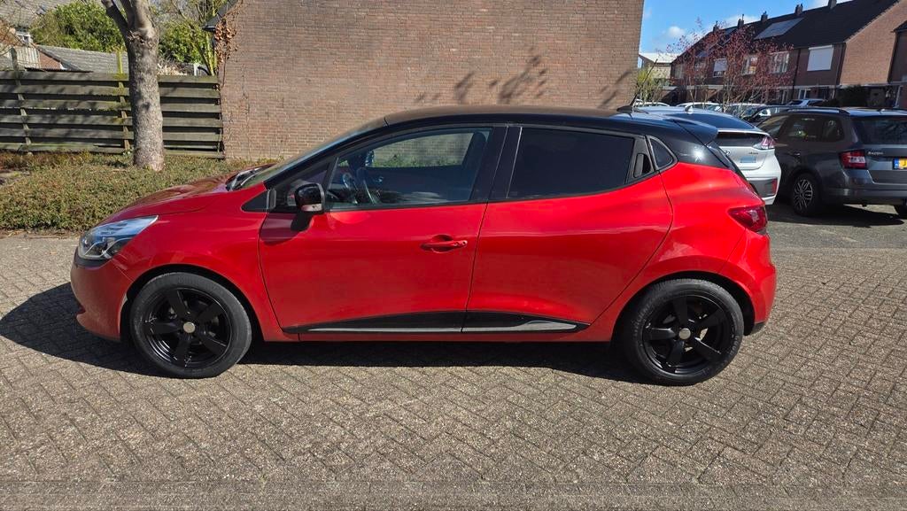 Renault Clio 0.9 TCE 66KW 5-DRS 2012 Rood, Auto's, Renault, 40 €/maand, 540 kg, Handgeschakeld, Hatchback
