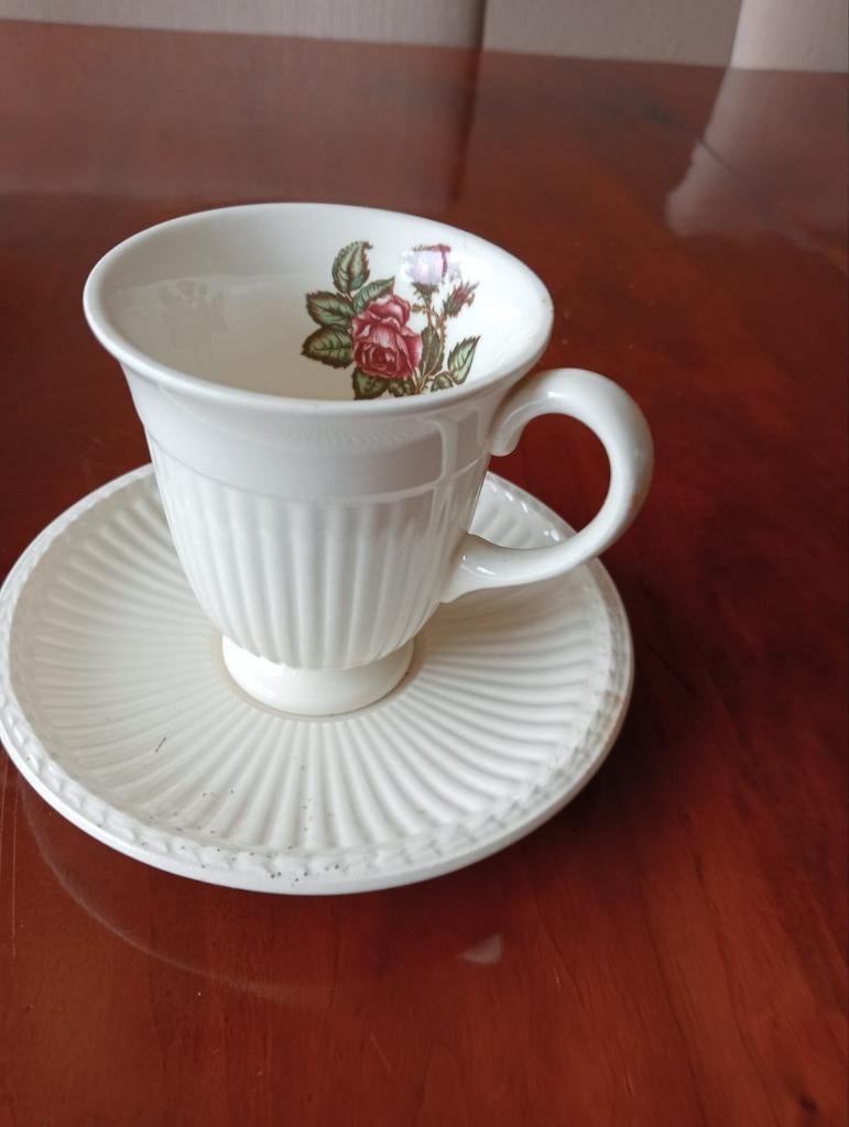 Set van 5 Wedgwood Moss Rose koffiekopjes met schotels, Huis en Inrichting, Ophalen, Gebruikt, Wedgwood, Kop(pen) en/of Schotel(s)