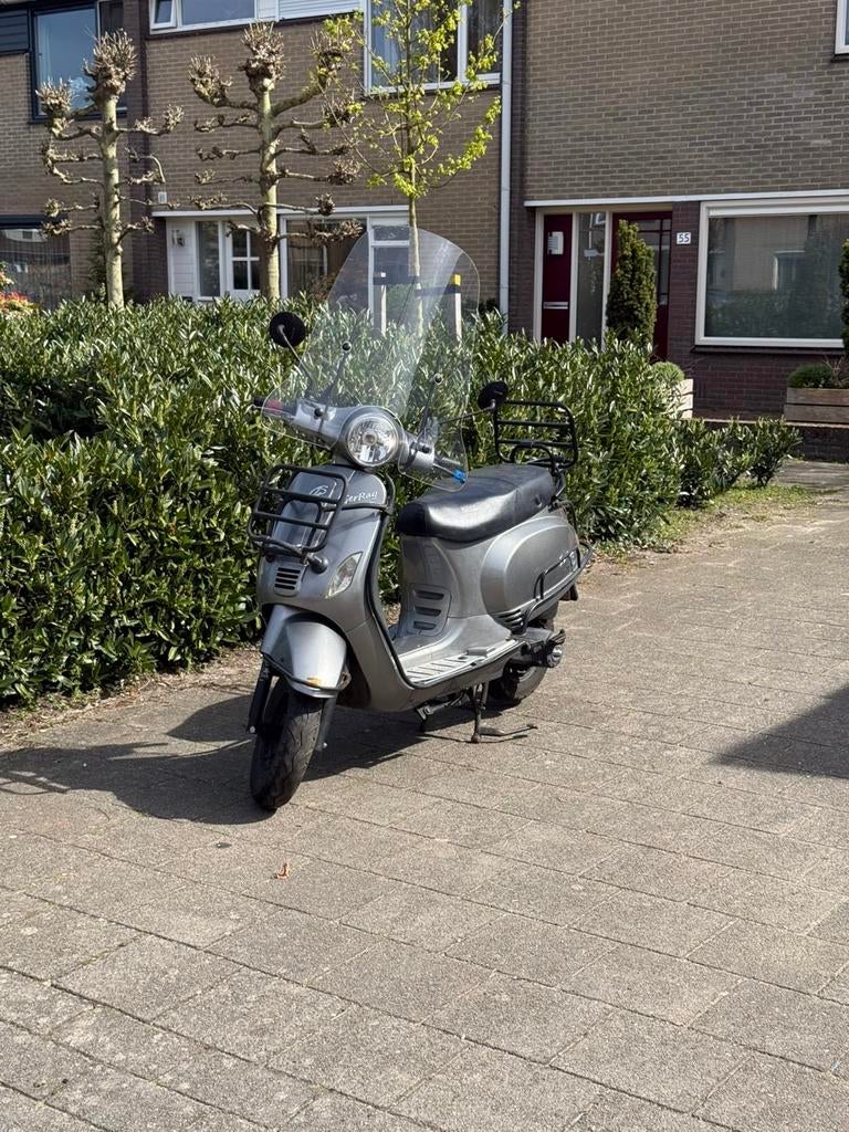 Gerray star scooter, Ophalen of Verzenden, Zo goed als nieuw, Benzine