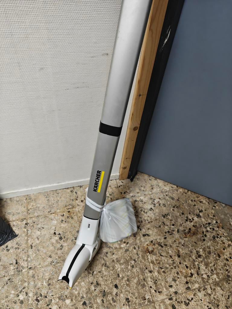 Kärcher electrisch dweil op accu, Huis en Inrichting, Schoonmaakartikelen, Ophalen of Verzenden, Mop of Dweil