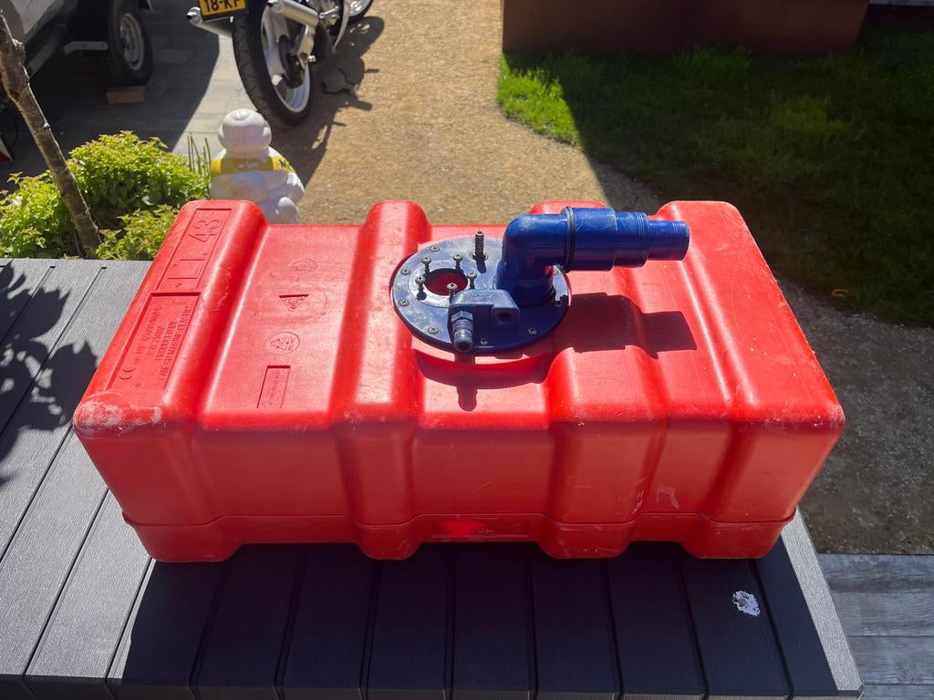 Inbouw Brandstoftank Boot 43L, Watersport en Boten, Bootonderdelen, Ophalen, Gebruikt, Motor en Techniek, Motorboot