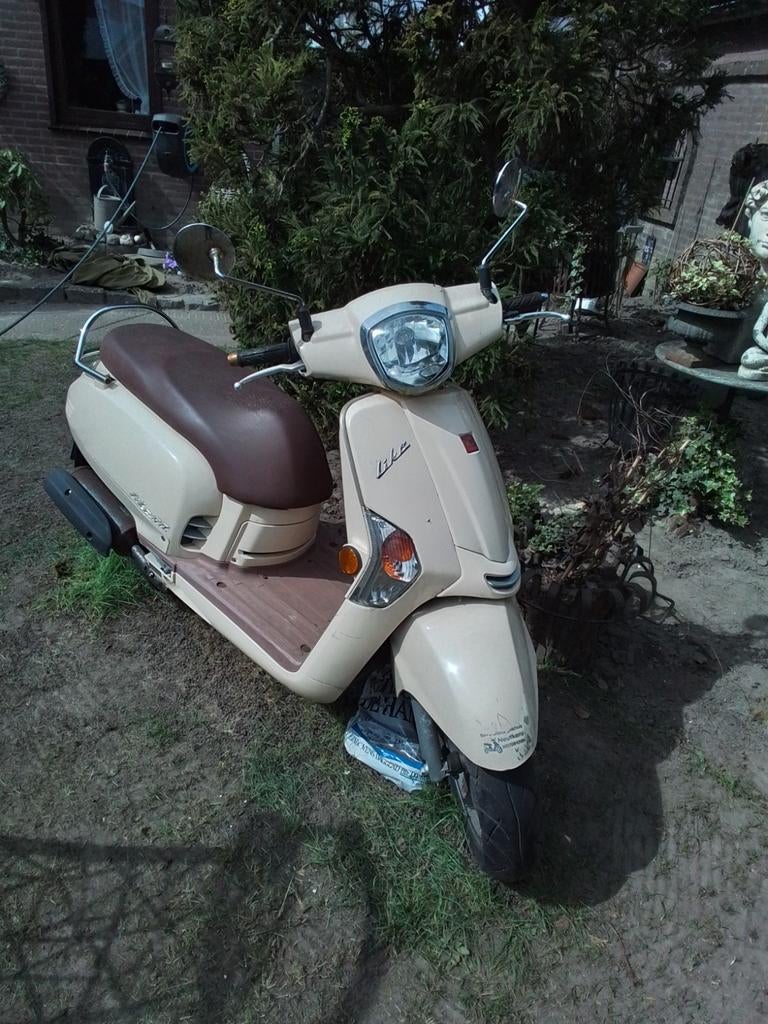 Brom er KYMCO  KG10AA  LIKE  km stand  9432  km, Ophalen of Verzenden, Gebruikt, Benzine, Like