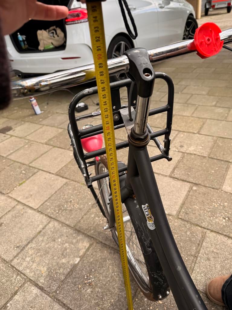 Stevige zwarte fiets met voordrager, Terugtraprem, Gebruikt, 56 cm of meer, Ophalen