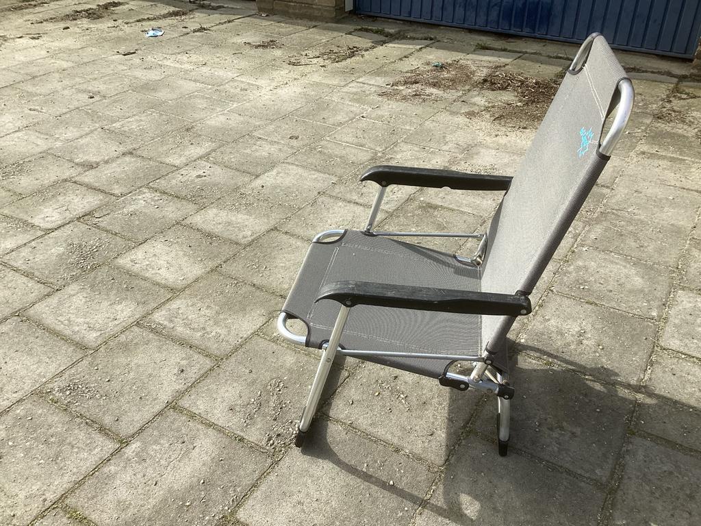 Laag strandstoeltje - Zeer goede staat, Caravans en Kamperen, Kampeermeubelen, Ophalen of Verzenden, Zo goed als nieuw, Campingstoel