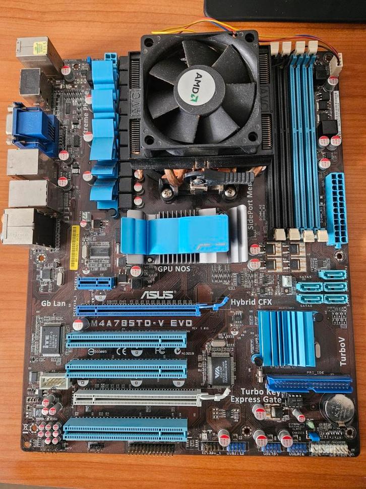 ASUS M4A785TD-V EVO met AMD Phenom II 955 BE, Computers en Software, Moederborden, Gebruikt, AMD, DDR3, Ophalen of Verzenden