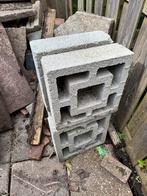 Betonnen blokken met gaten GRATIS OPHALEN, Doe-het-zelf en Verbouw, Metselstenen, Ophalen of Verzenden, Gebruikt, Beton