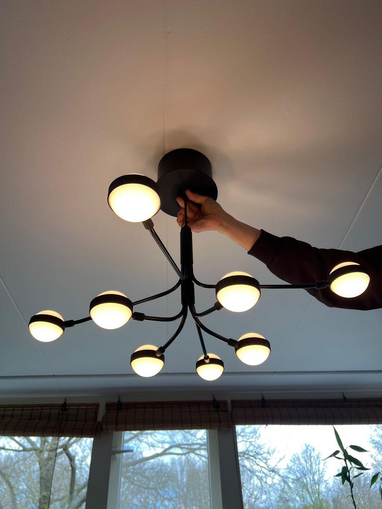 Moderne LED Kroonluchter - Zwart, Huis en Inrichting, Lampen | Kroonluchters, Ophalen, Zo goed als nieuw, Metaal