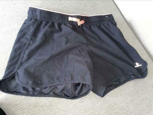 Domyos sportbroek short korte broek zwart zwarte xs s?, Verzenden, Zo goed als nieuw, Maat 34 (XS) of kleiner, Zwart