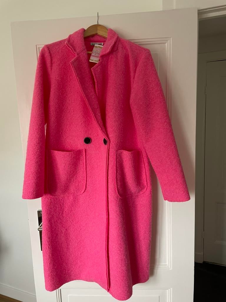 Leuke roze lange jas voor lente/ herfst; maat 42/44; NIEUW, Kleding | Dames, Jassen | Zomer, Ophalen of Verzenden, Nieuw, Maat 42/44 (L)