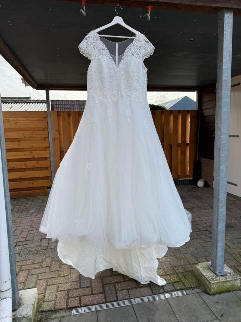 Bruidsjurk Bridal Amélie 20127W  Ivory 50, Ophalen, Zo goed als nieuw, Wit, Trouwjurk