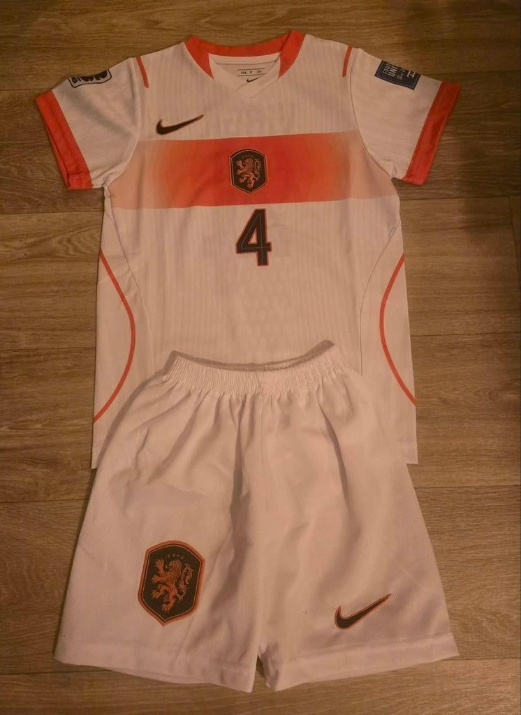 Kids setjes, Sport en Fitness, Voetbal, Maat XS of kleiner, Ophalen of Verzenden, Set