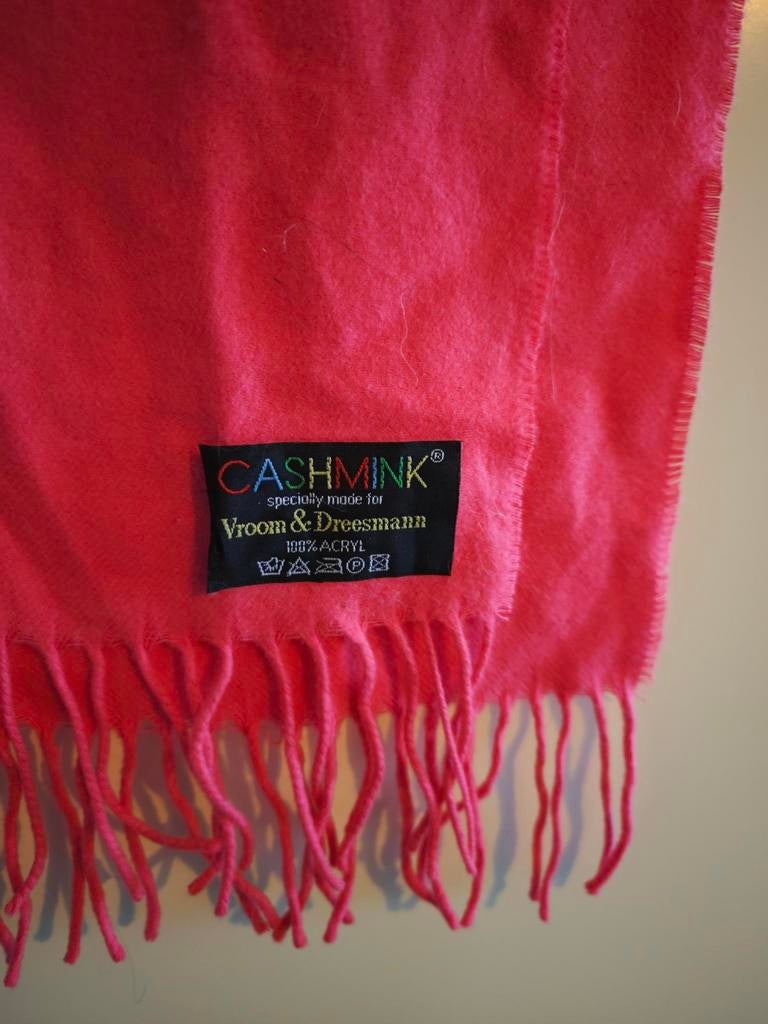 Warme roze sjaal Cashmink zgan

100%acryl. Zeer netjes.

24, Ophalen of Verzenden, Zo goed als nieuw, Maat 46/48 (XL) of groter