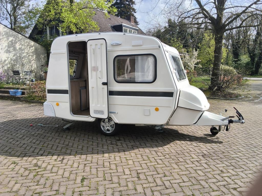 Niewiadow N126ntl /  Laminatt / Vol Polyesther van31.03.2021, Dwarsbed, Standaardzit, Bedrijf, Tot en met 3