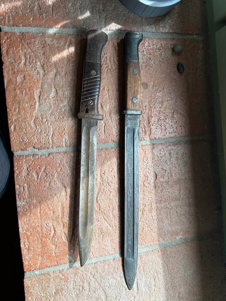 2 Duitse bajonetten - WOI/WOII militaria, Verzamelen, Militaria | Tweede Wereldoorlog, Ophalen of Verzenden, Landmacht, Duitsland