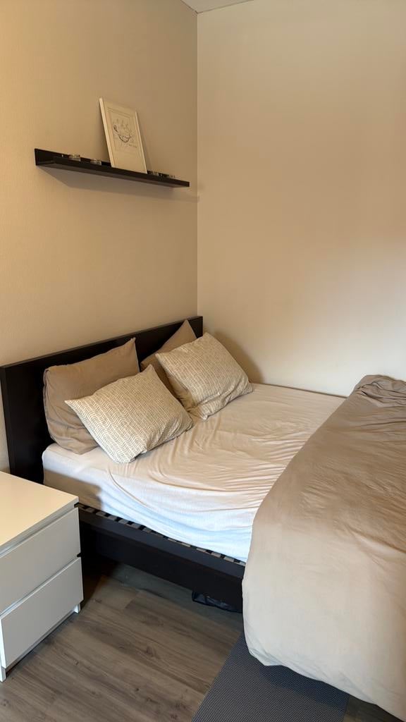 Ikea malm bed, Huis en Inrichting, Slaapkamer | Bedden, Ophalen, Zwart, Tweepersoons, 160 cm